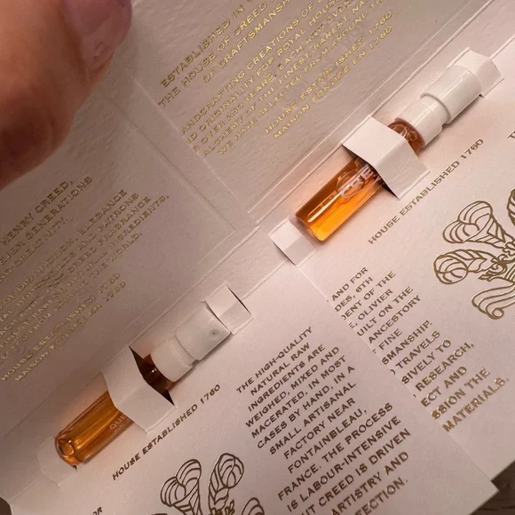 2 Creed Queen of Silk samples - Picture 3 of 7